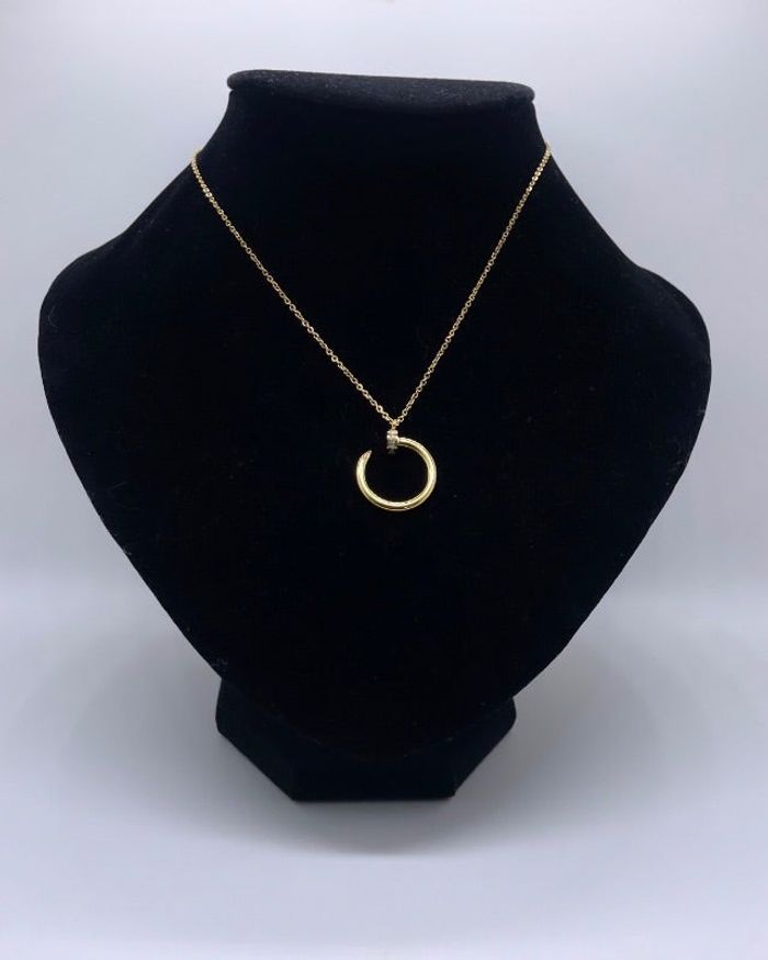 Collier acier inoxydable pendentif clou