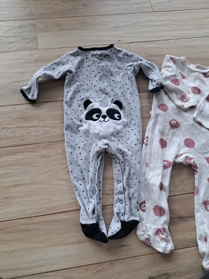 Lot 2 pyjamas 18 mois - photo numéro 4