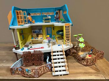 Playmobil set 71007 Wiltopia Centre de soins pour animaux
