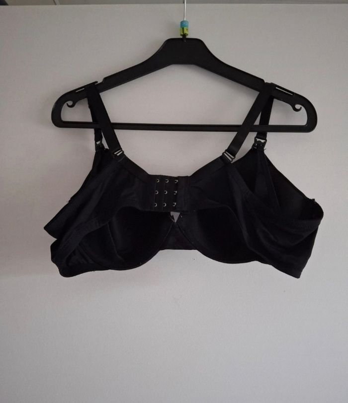 Soutien gorge noir - photo numéro 3