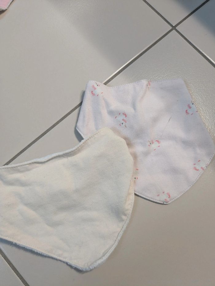 Lot 5 petits bavoirs - photo numéro 3
