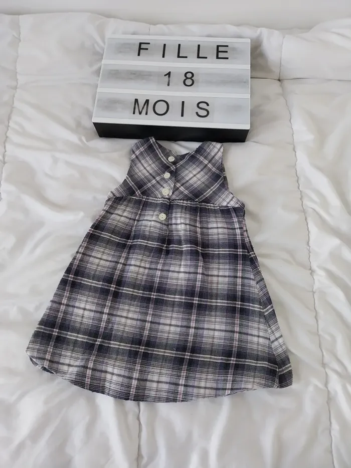 Robe fille 18 mois - photo numéro 2