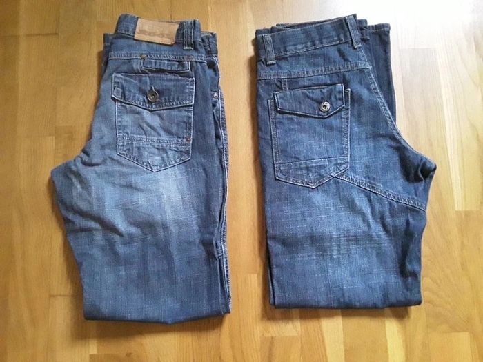 Lot de 2 jeans 14 ans