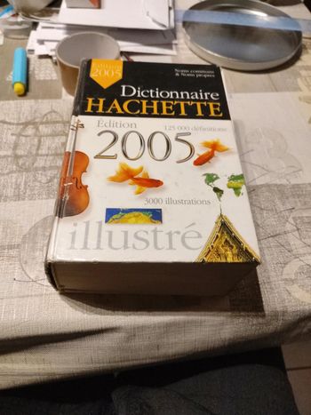 Dictionnaire Hachette édition 2005