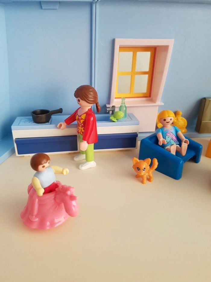 Maison et famille Playmobil - photo numéro 3