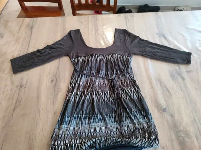 Blouse Motifs Graphiques, Taille Unique - Confort et Originalité ! - photo numéro 3