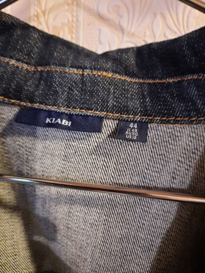 Veste en jean bleu marine Kiabi T44 – coupe droite, look casual chic, excellent état - photo numéro 3