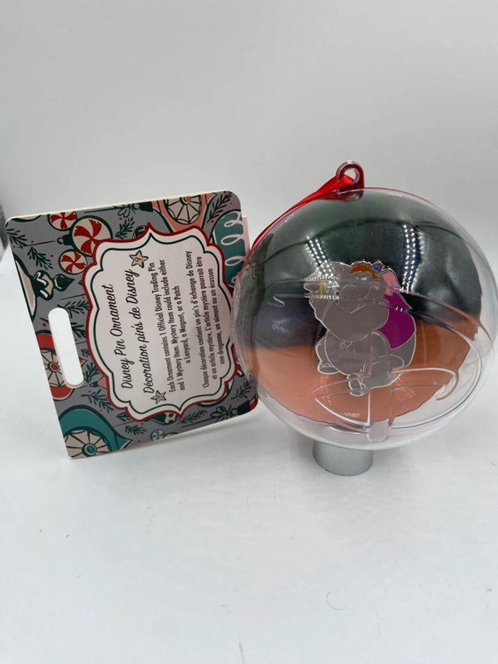 Ornement Coffret cadeau mystère et pin's Aladdin en édition limitée