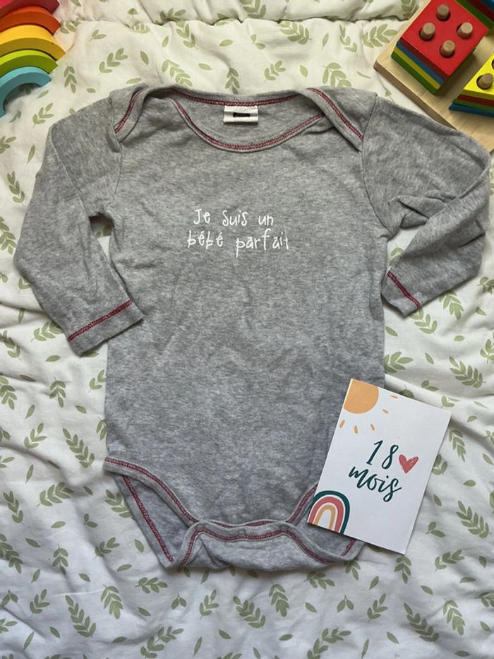 body manches logues gris inscription devant mots d'enfants 18 mois - photo numéro 2