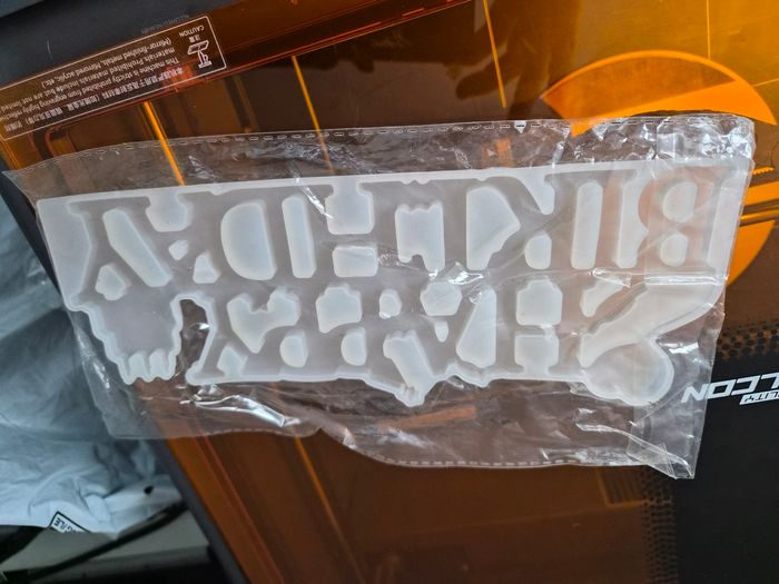 Moule résine Happy Birthday