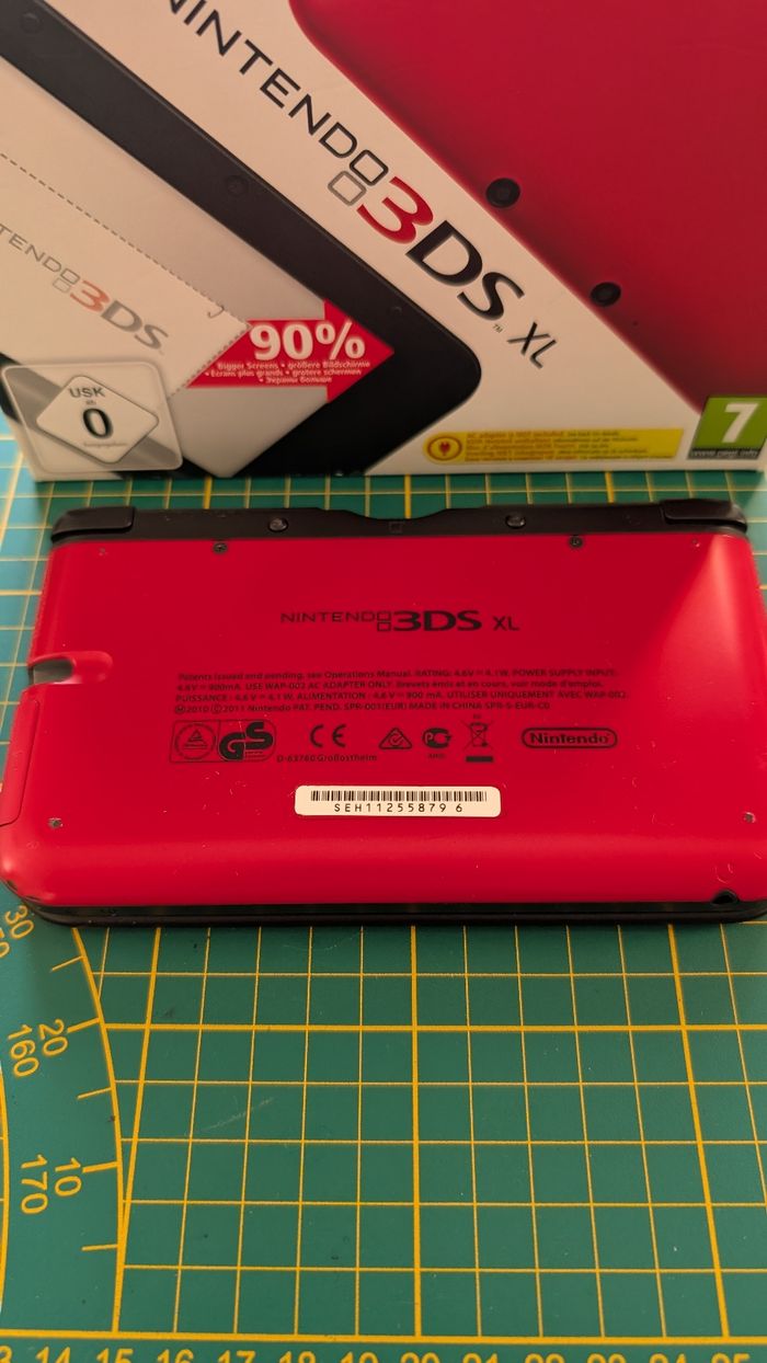 Nintendo 3ds xl / très bon état / En boîte et avec chargeur - photo numéro 3