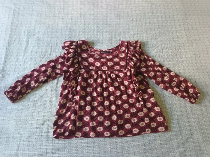 Blouse à fleurs avec volants au niveau des épaules - photo numéro 8