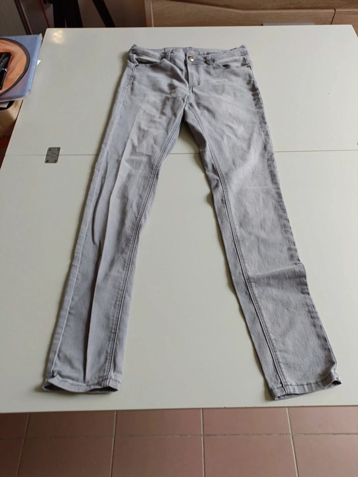 Jean gris taille 40 squitos
