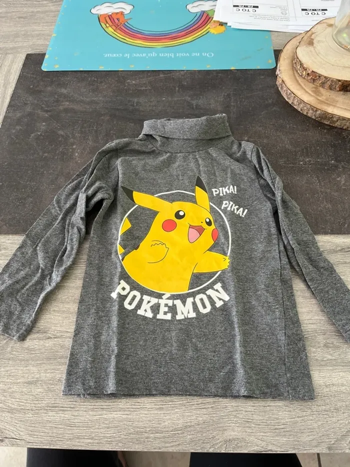 Sous pull pikachu Pokémon