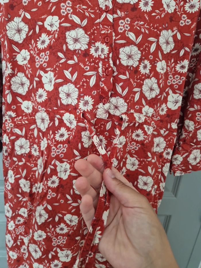 Robe longue fleuri rouge crème taille 44-46 très bon état - photo numéro 4