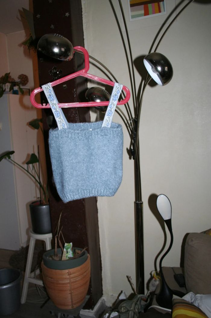 🌸Top crop maille alpaga  à broderies fleurs Taille 40 "Mango" 🌸