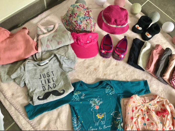 Lot vêtements fille 6 mois - photo numéro 2