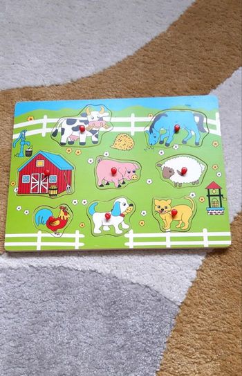 Jeu de puzzle placement encastrement animaux de la ferme en bois