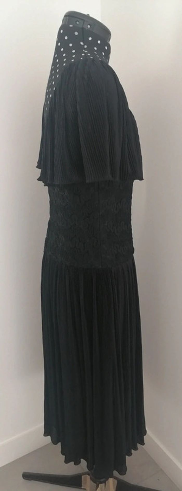 Robe longue noir Vintage dentelle plissée Taillr 40 Cocktail Hoffmann - photo numéro 4