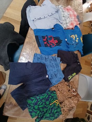 T-shirt et shorts enfant