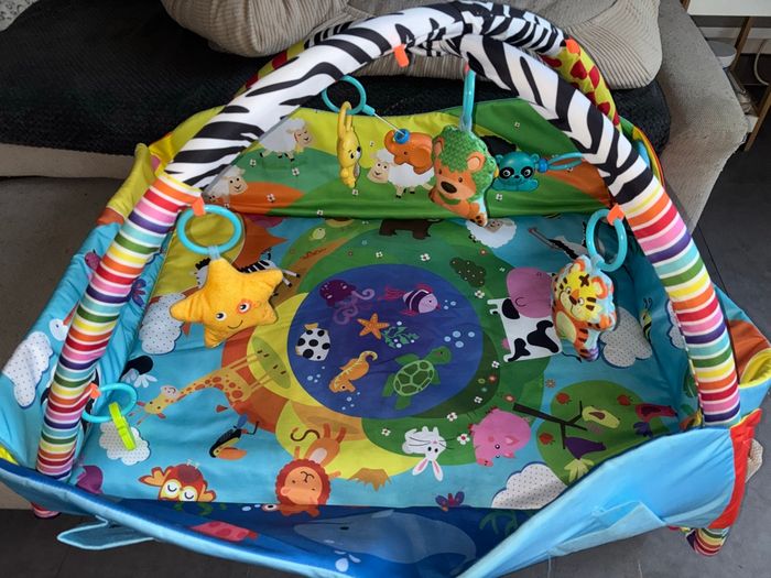 Tapis d’éveil lionelo + jouets - photo numéro 2