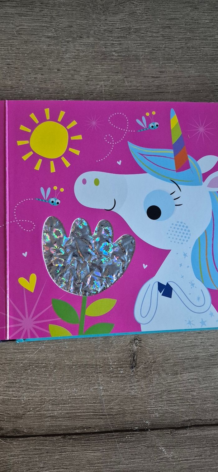 Livre à toucher : Petite licorne 🦄 - photo numéro 5