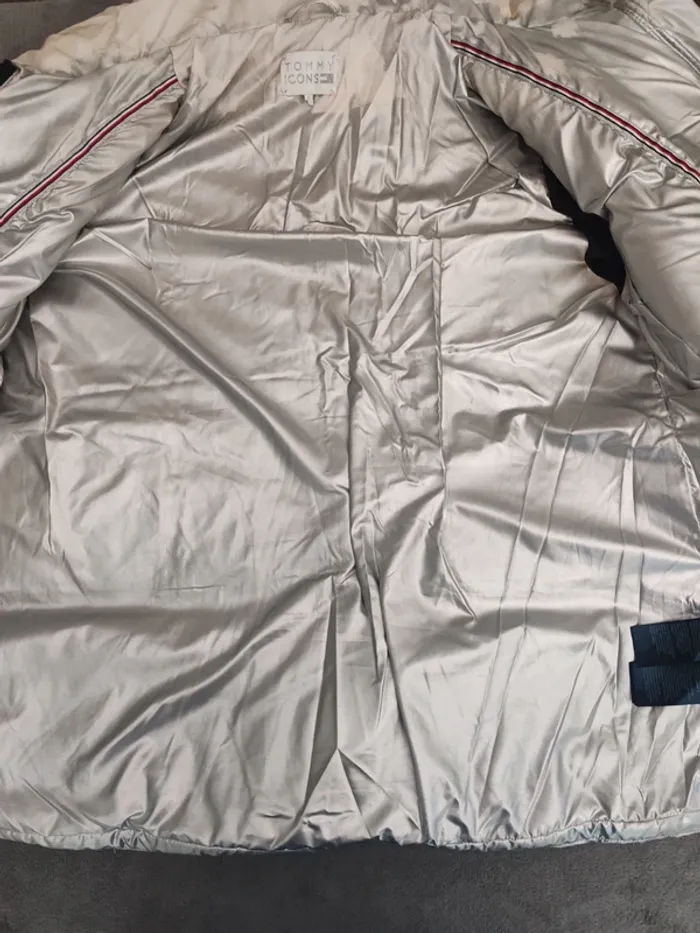 Doudoune matelassée Tommy Icons argentée – Taille M Femme – Bon état - photo numéro 6