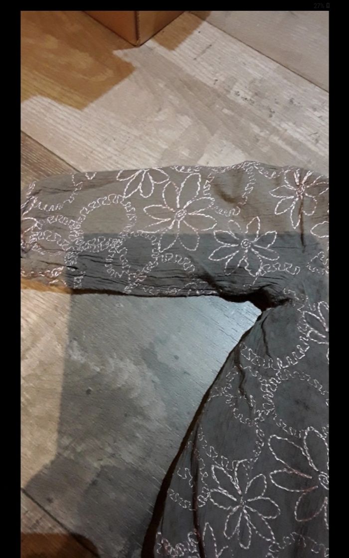 Haut manche longue avec  bouton sur le devant - photo numéro 2