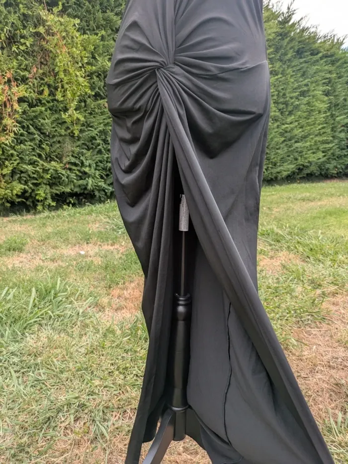 Robe noire - photo numéro 2