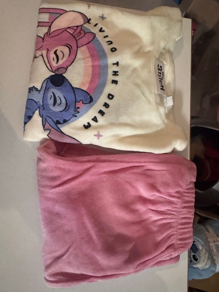Pyjama Stitch neuf 3 ans