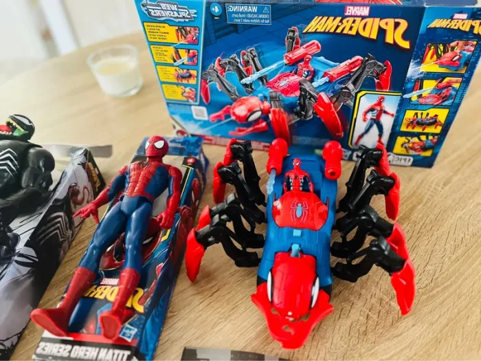 Jouets Spider man et Venum - photo numéro 3