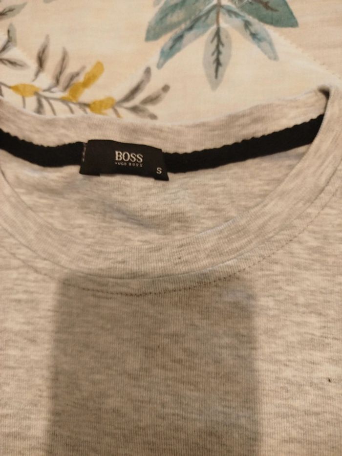 Tee shirt neuf Hugo Boss - photo numéro 4
