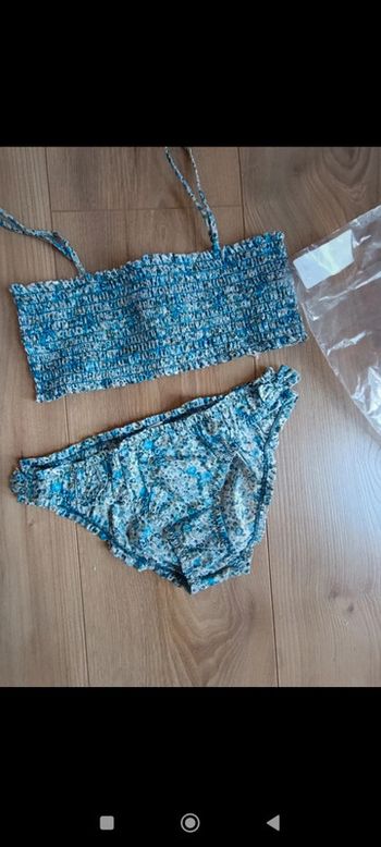 Superbe maillot de bain neuf 10 ans