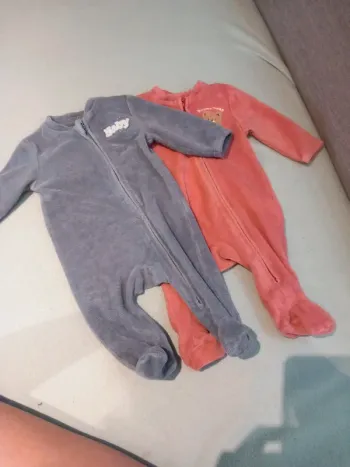 Deux pyjama velours kiabi