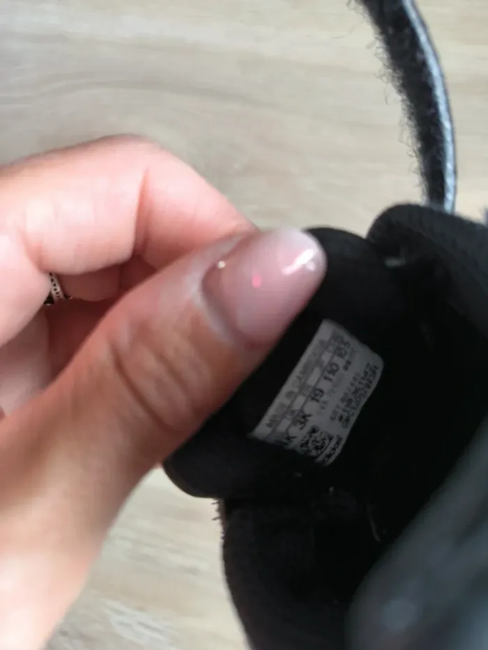 Chaussures adidas noires mixte taille 19 - photo numéro 4