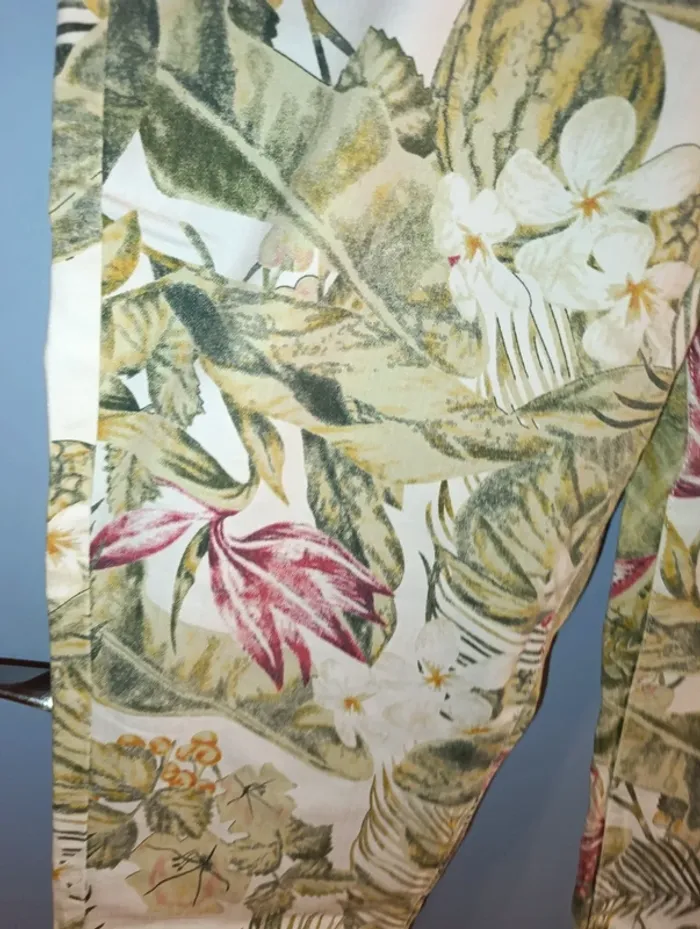 Sublime jean imprimé floral taille 46 en très bon état - photo numéro 4