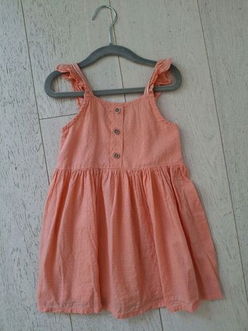 Robe corail tape a l’oeil neuve 3 ans