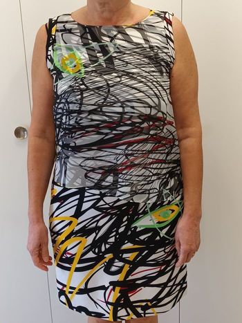 Robe colorée sans manche 