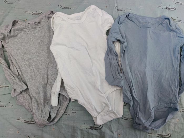 Lot de 3 body manches longues T.24 mois