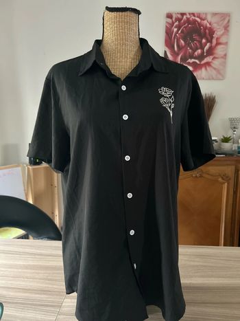 Chemise imprimée d’une rose manfinity