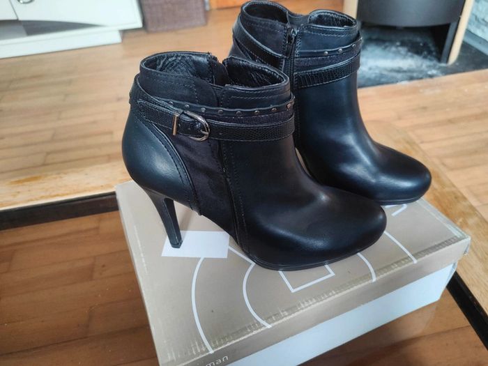 NEUF - Bottines noires à talons - photo numéro 7