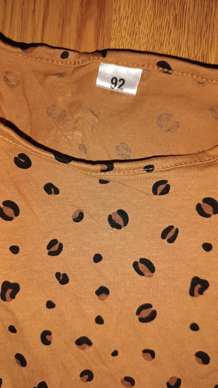 robe légère taille 92 cm
Très peu porté - photo numéro 2