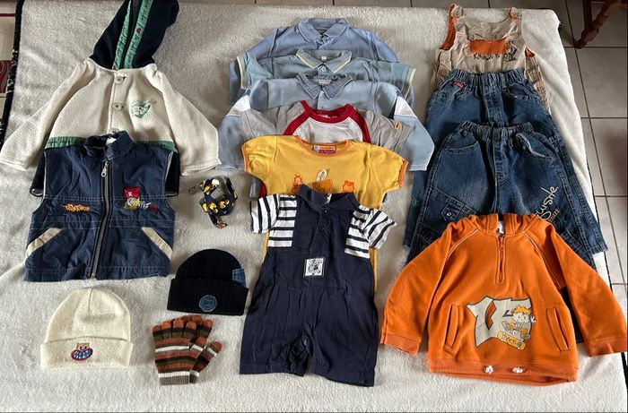 Lot de 12 vêtements bébé taille 23/23/26 mois + accessoires - photo numéro 1