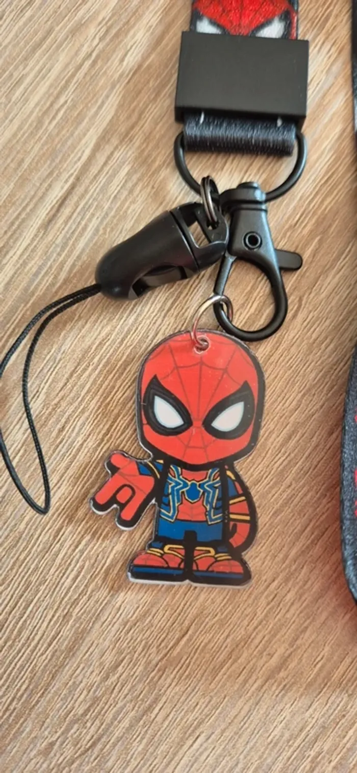 Porte carte d'identité Spiderman avec lanière fantaisie. - photo numéro 4