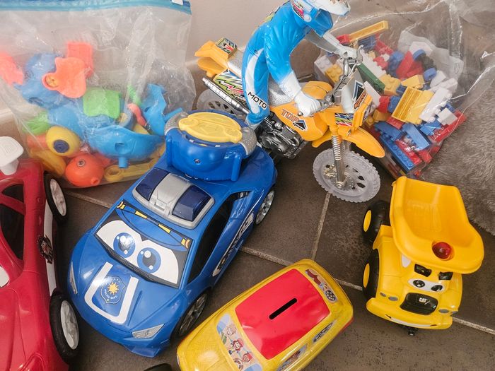 Gros lot de voitures et motos - photo numéro 2