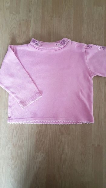 Sous pull avec fleurs 18 mois