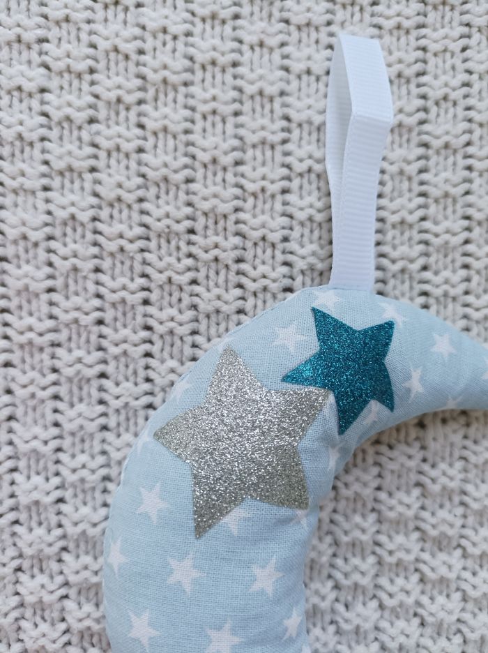 Décoration lune à suspendre - photo numéro 2