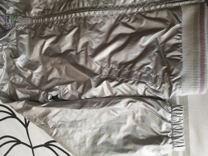 Veste coupe vent 8 ans + 5 paires de socquettes Smileys - photo numéro 6