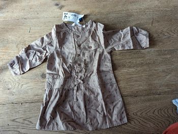 Robe légère à pois manche longue neuve 18 mois