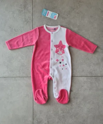 Pyjama sucre d'orge 9 mois neuf avec etiquette